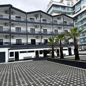 Molla Restorant Hotel Shëngjin